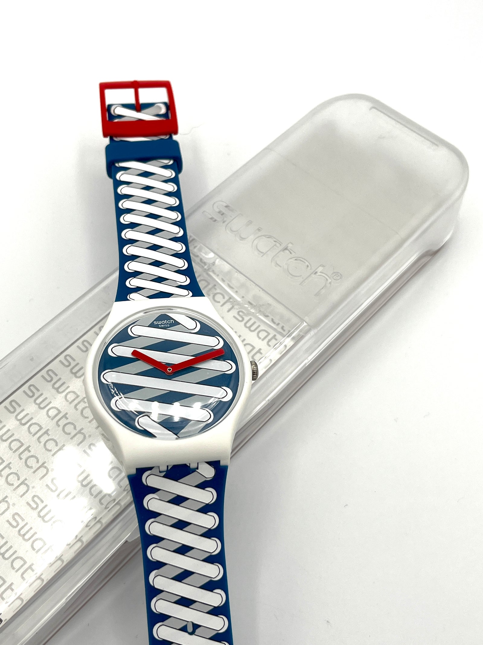 Swatch New Gent CON-TRO-VERSE SUOW143 (2017)
