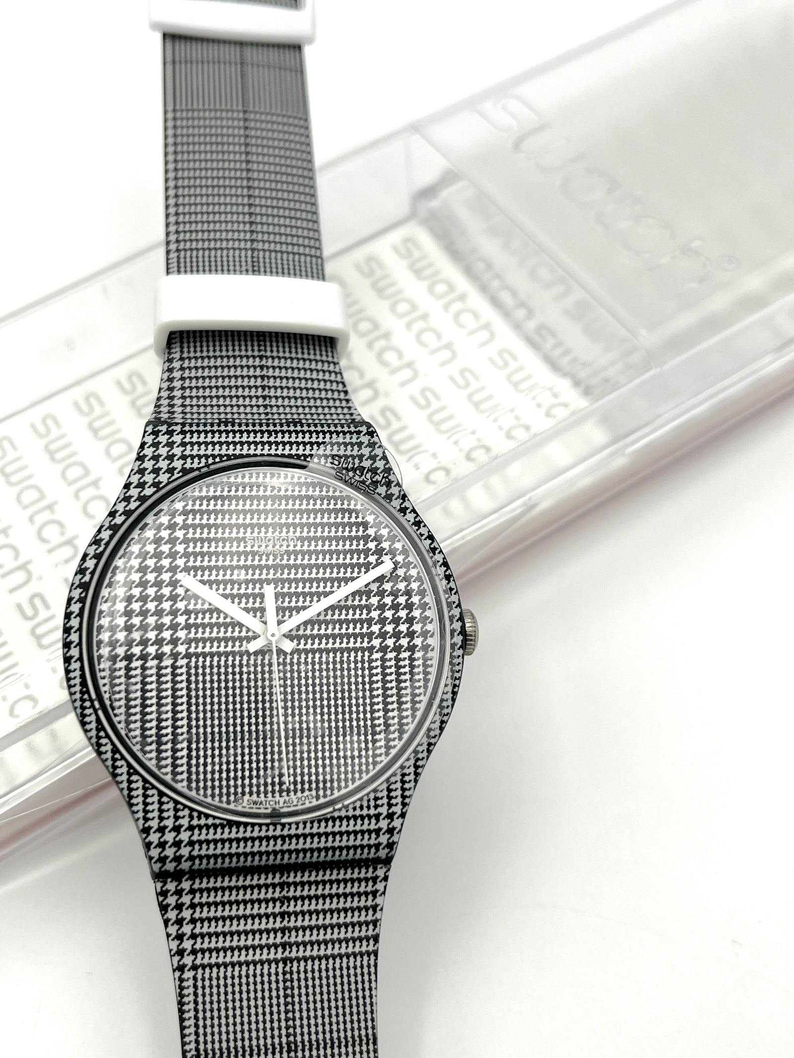 Swatch New Gent FOR THE LOVE OF W SUOB113 (2014)
