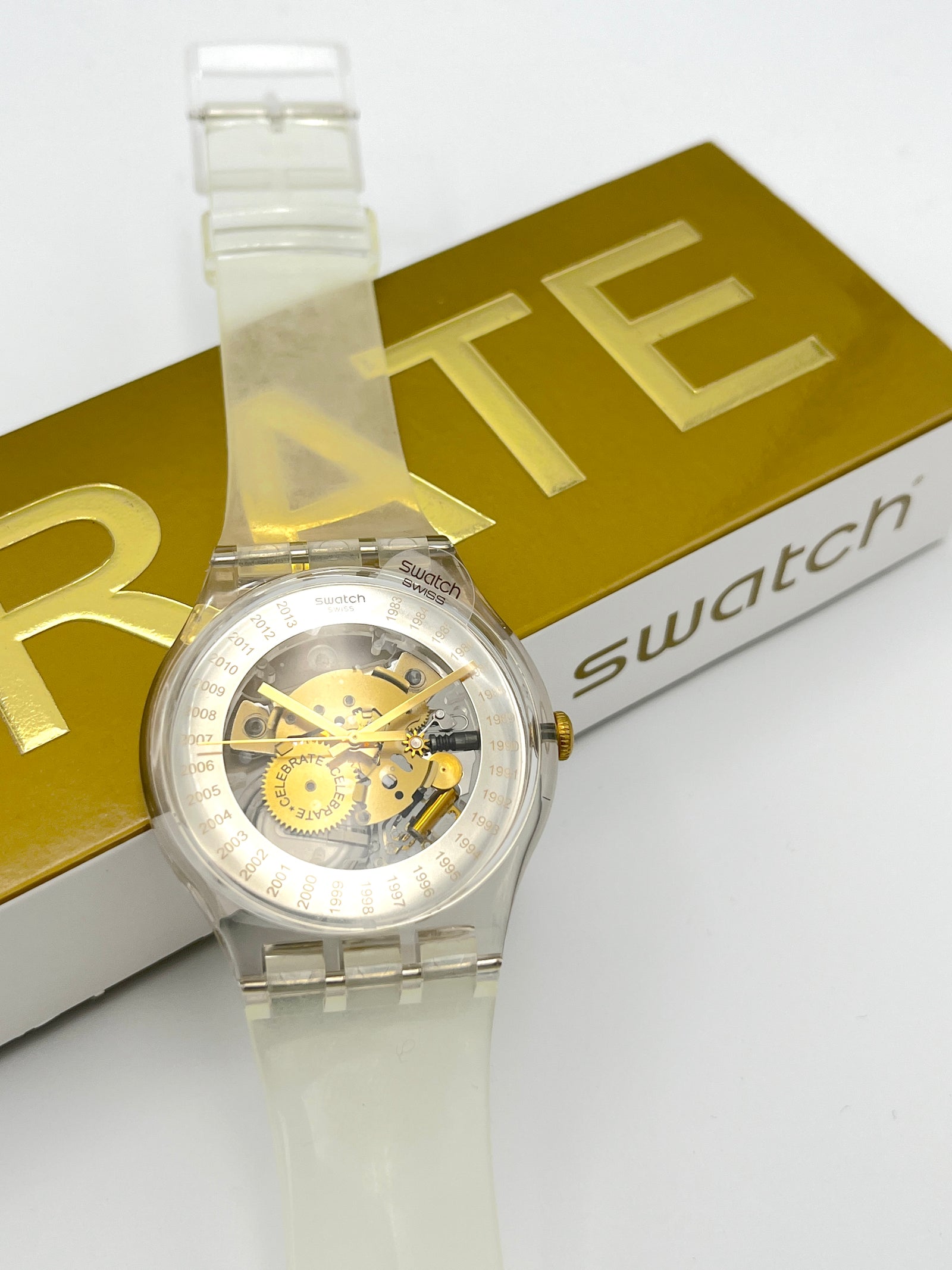 Swatch New Gent SWATCH Créé en 1983 SUOZ161 (2013)
