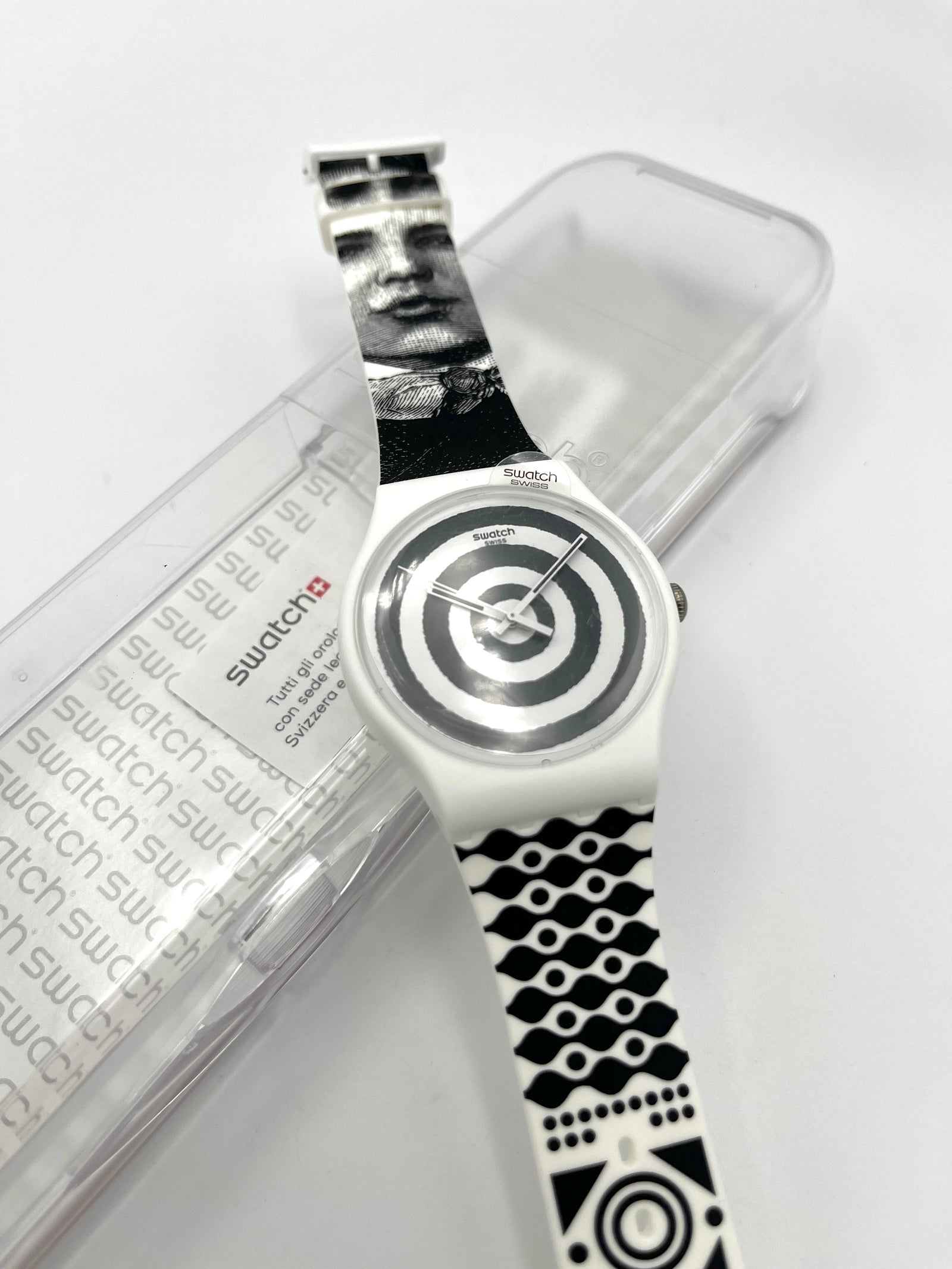Swatch New Gent HYPNOTIC EYE SUOZ126 (2012)