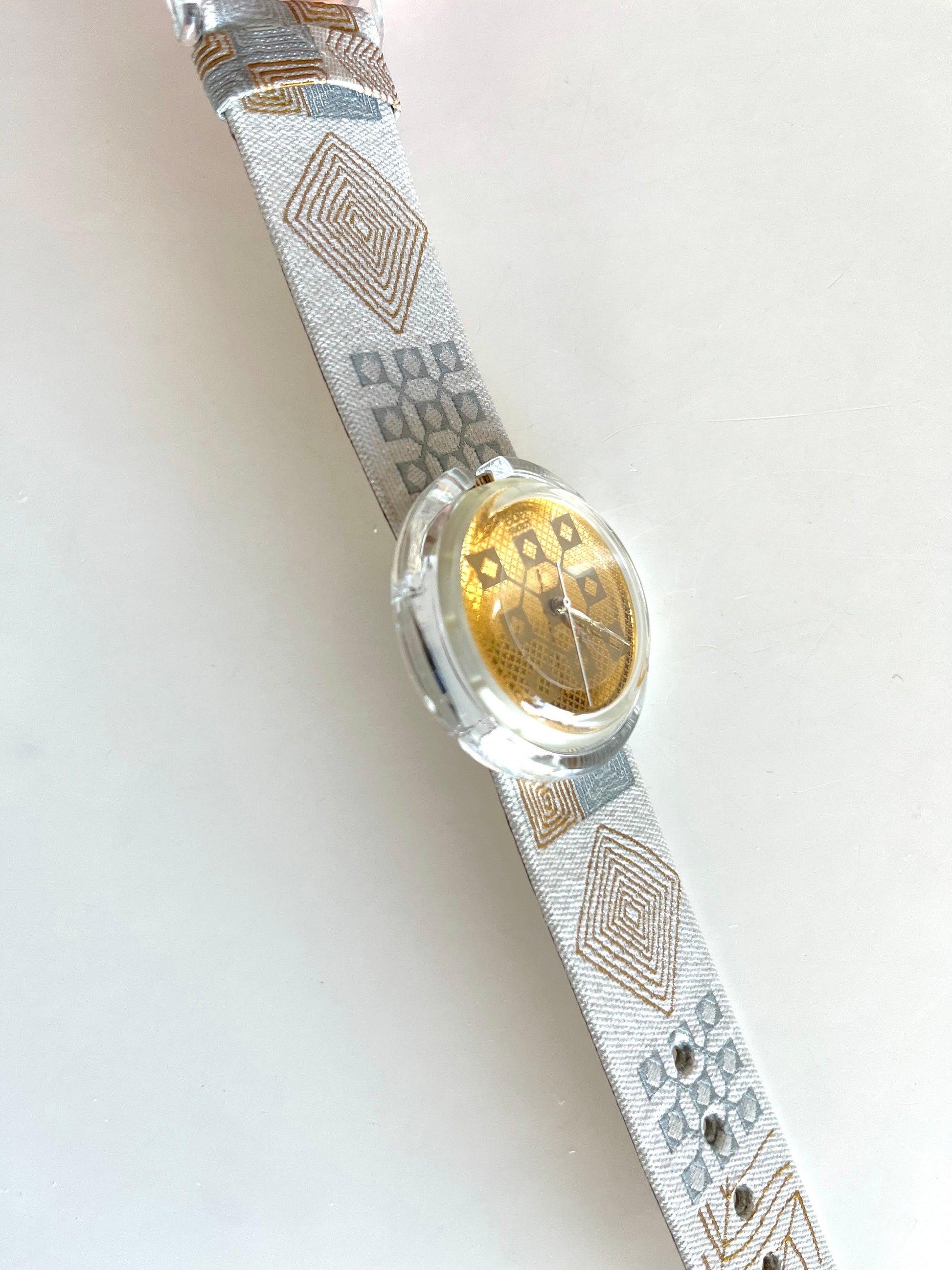 Midi Pop Swatch CREMY GOLD PMK127 (2000)